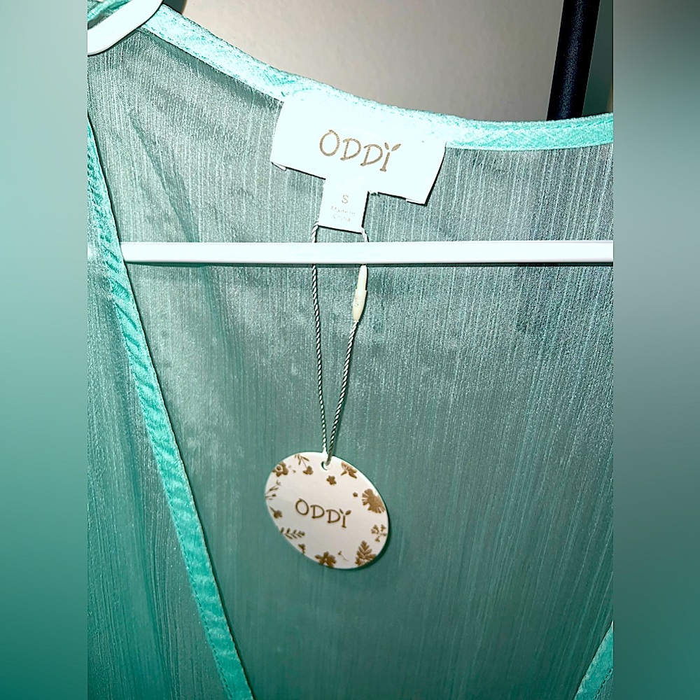 GORGEOUS Oddy swim cover